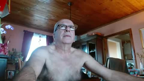 Snapshot of mauriceandre chatting on January 27, 1:30 pm Maurice online show from January 27, 1:30 pm