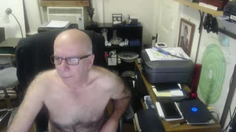 Snapshot of mauriceandre chatting on February 9, 3:11 am Maurice online show from February 9, 3:11 am