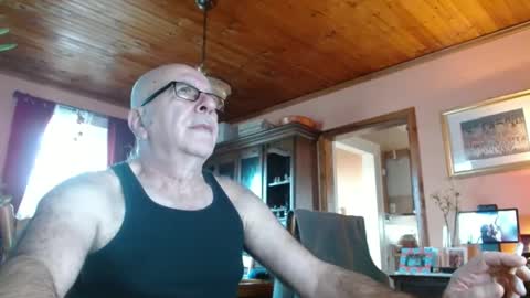 Snapshot of mauriceandre chatting on February 22, 1:46 pm Maurice online show from February 22, 1:46 pm