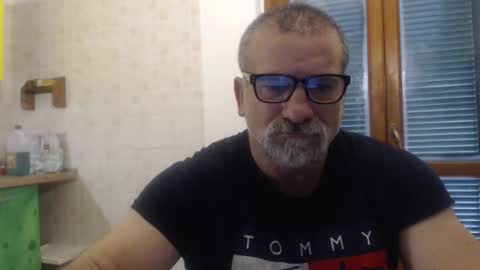 mauro1971 online show from October 4, 3:21 pm