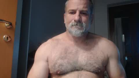 mauro1971 online show from October 5, 6:17 pm