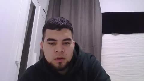 Snapshot of mauroo2025 chatting on February 7, 11:08 pm mauroo2025 online show from February 7, 11:08 pm