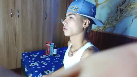 Snapshot of maverickhotson303av chatting on December 15, 11:20 pm maverickhotson303av online show from December 15, 11:20 pm