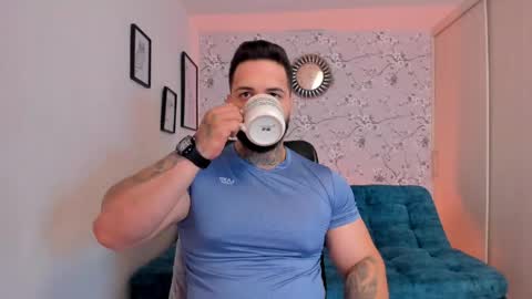 max D. online show from May 14, 2:40 am