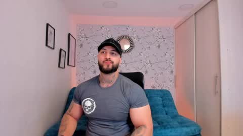 max D. online show from May 25, 5:24 am
