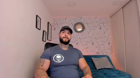 Snapshot of max_dic1 chatting on July 19, 1:20 am max D. online show from July 19, 1:20 am