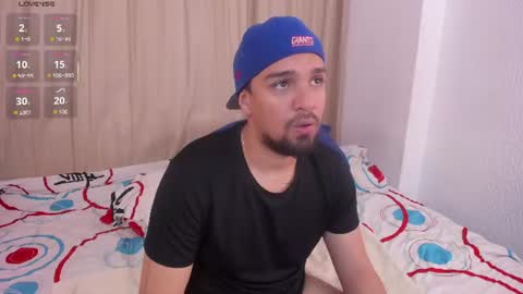 Snapshot of max_ed chatting on July 1, 11:01 am edward online show from July 1, 11:01 am