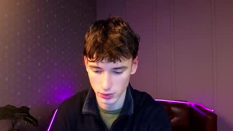 Snapshot of max_foks chatting on December 23, 10:35 am Max online show from December 23, 10:35 am