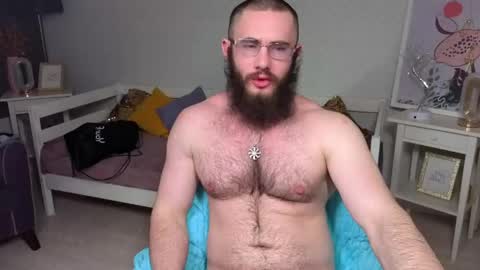 Snapshot of max_foks chatting on April 9, 12:43 am Max online show from April 9, 12:43 am