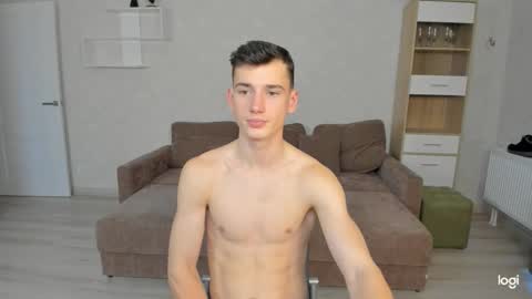 Snapshot of max_foks_ chatting on February 9, 12:53 pm max_foks_ online show from February 9, 12:53 pm