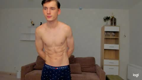 max_foks_ online show from April 19, 1:38 am