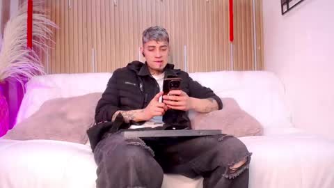 Max online show from March 2, 2:47 am