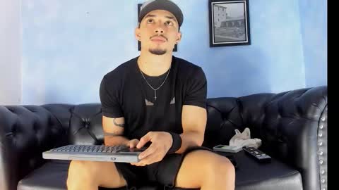 max_jowel online show from December 20, 3:02 am