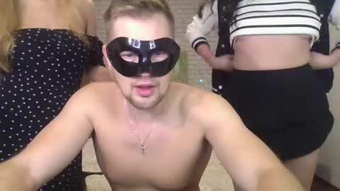 Max  Aliya online show from September 30, 7:24 am