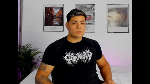 Snapshot of max_miuller chatting on October 13, 12:54 am MAX MIULLER online show from October 13, 12:54 am