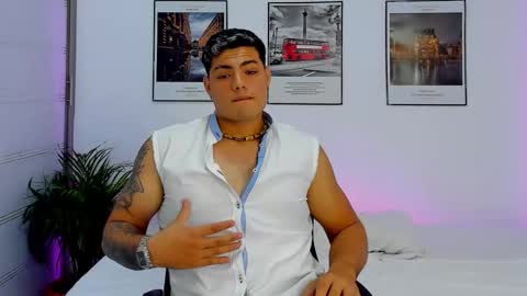 Snapshot of max_miuller chatting on October 14, 1:50 am MAX MIULLER online show from October 14, 1:50 am