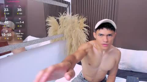 Snapshot of max_sexxxx chatting on March 17, 2:16 am max_sexxxx online show from March 17, 2:16 am