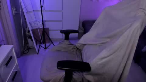 Max online show from January 13, 2:11 pm