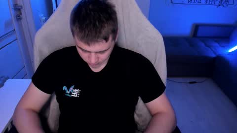 Max online show from February 14, 7:10 pm