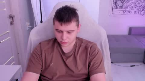 Max online show from February 22, 8:02 am