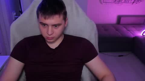 Max online show from February 24, 3:43 pm