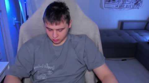 Max online show from February 26, 5:45 pm