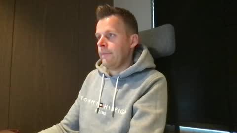 Snapshot of max_straight_1 chatting on January 28, 7:43 am Max take off clothes online show from January 28, 7:43 am