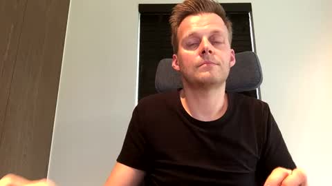 Snapshot of max_straight_1 chatting on February 20, 2:24 pm Max take off clothes online show from February 20, 2:24 pm