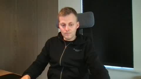 Snapshot of max_straight_1 chatting on February 24, 1:10 pm Max take off clothes online show from February 24, 1:10 pm