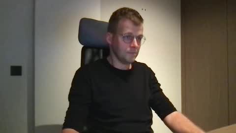 Snapshot of max_straight_1 chatting on February 24, 6:58 pm Max take off clothes online show from February 24, 6:58 pm