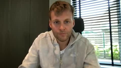 Snapshot of max_straight_1 chatting on October 7, 8:44 am Max take off clothes online show from October 7, 8:44 am