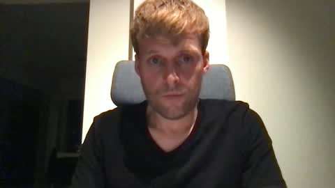 Snapshot of max_straight_1 chatting on October 23, 8:07 pm Max take off clothes online show from October 23, 8:07 pm