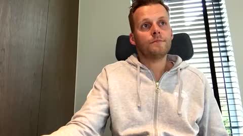 Snapshot of max_straight_1 chatting on November 3, 2:07 pm Max take off clothes online show from November 3, 2:07 pm