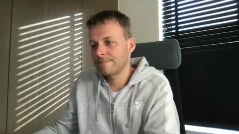 Max take off clothes online show from March 6, 8:44 am