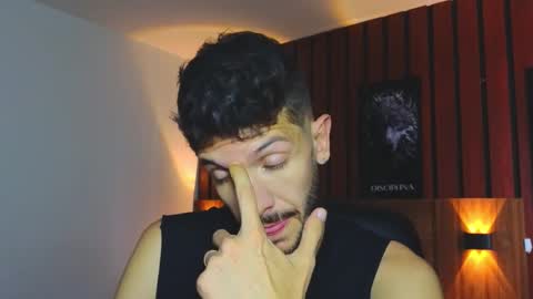 Snapshot of max_tayloor chatting on December 20, 9:11 pm Max Taylor online show from December 20, 9:11 pm