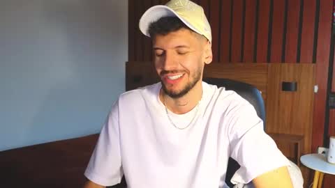 Snapshot of max_tayloor chatting on January 15, 9:40 pm Max Taylor online show from January 15, 9:40 pm