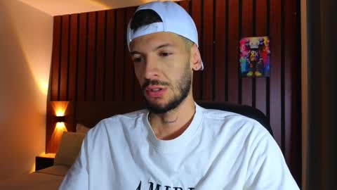 Snapshot of max_tayloor chatting on February 1, 1:59 am Max Taylor online show from February 1, 1:59 am