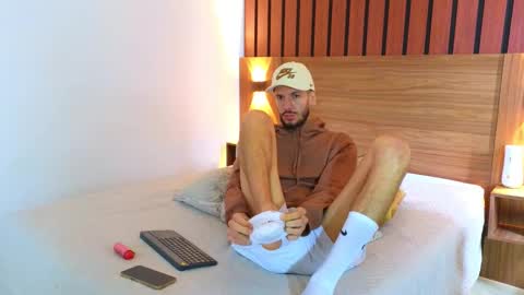 Snapshot of max_tayloor chatting on February 4, 6:25 pm Max Taylor online show from February 4, 6:25 pm