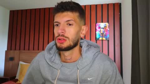 Snapshot of max_tayloor chatting on February 10, 7:18 pm Max Taylor online show from February 10, 7:18 pm