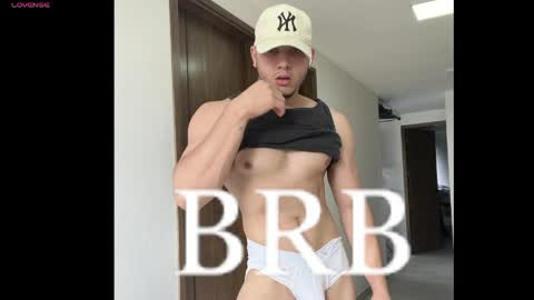 max_valiant1 online show from May 20, 11:05 am