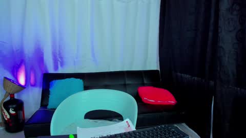 MAX     online show from February 14, 4:09 pm