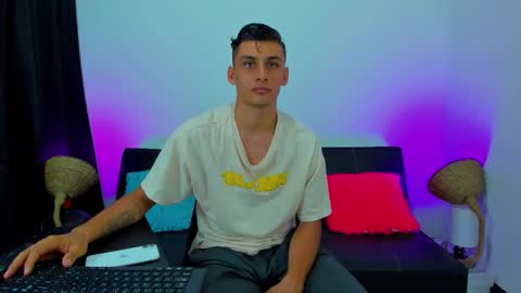 MAX     online show from October 8, 5:32 pm