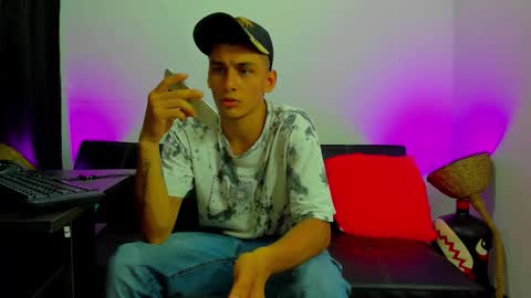 MAX     online show from December 19, 6:04 pm