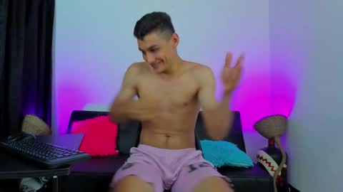 MAX     online show from March 22, 9:13 am