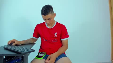 MAX     online show from May 8, 8:52 am