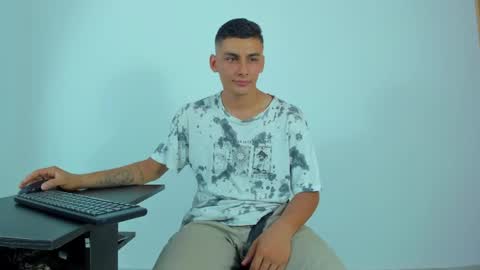 MAX     online show from May 18, 4:07 am
