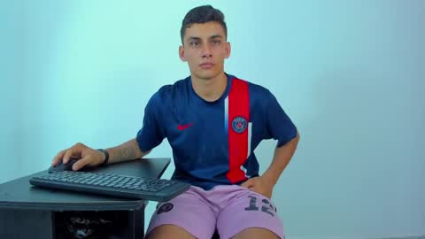 MAX     online show from May 30, 3:42 pm
