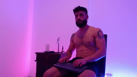 max_xl_ online show from December 15, 12:07 am