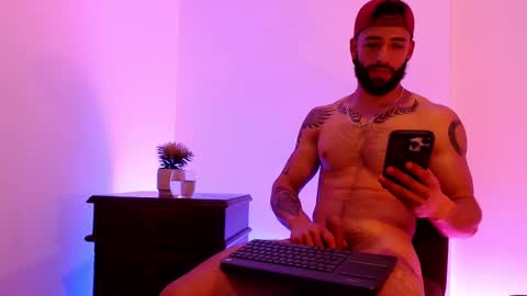 max_xl_ online show from February 20, 11:43 pm