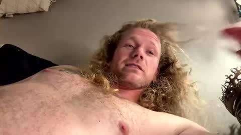 Max online show from October 15, 7:36 pm